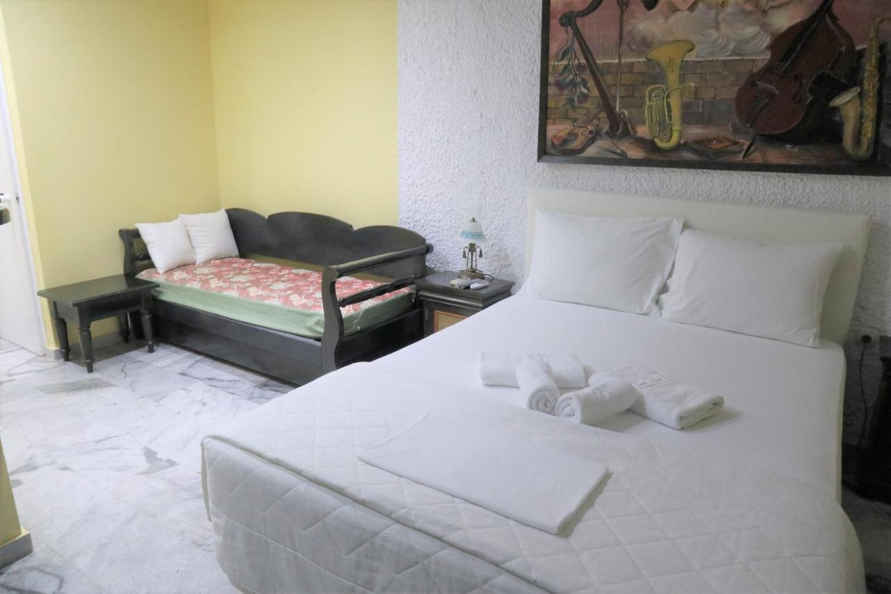 Anna'S Place Rooms Ираклия Екстериор снимка