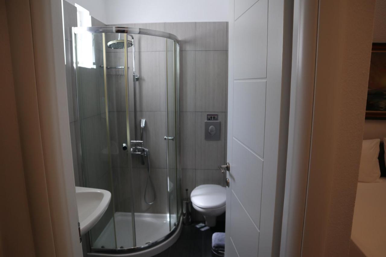Anna'S Place Rooms Ираклия Екстериор снимка